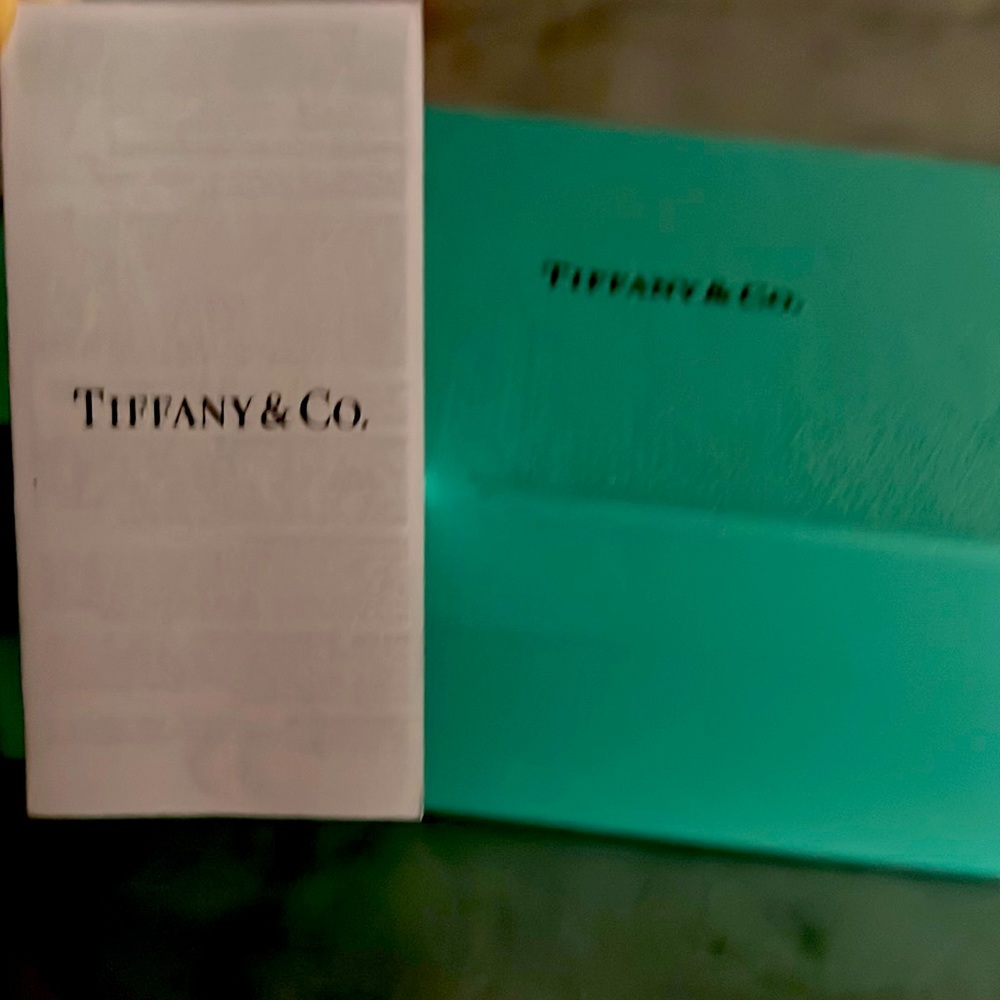 TIFFANY & CO. - Picture 8 of 10